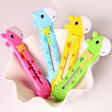 得力 2022 学生美工刀 彩色（单位：把）